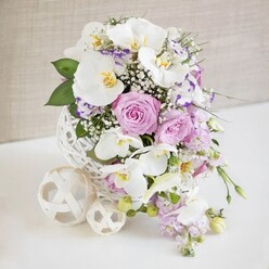 ROSE, ORCHID & LISIANTHUS WEDDING CENTREPIECE